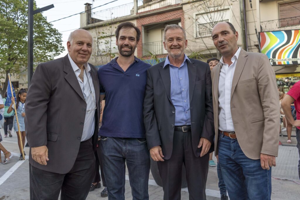 Ing. Daniel Altman, Ing. José Luis Oca, Ing. Miguel A. Tudino y Dr. Antonio D. Cerdera.