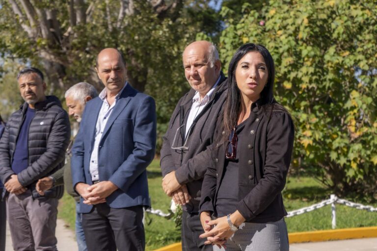 Homenaje a los tripulantes del crucero ARA General Belgrano.