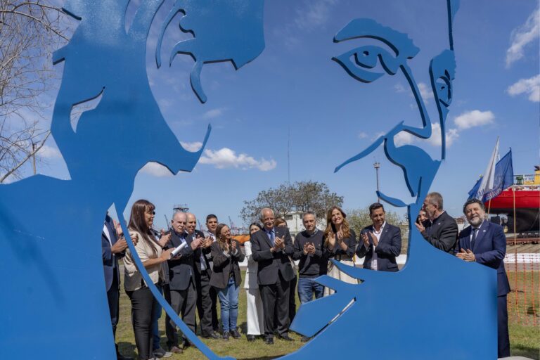 Inauguración de monumento en  honor al ex presidente Néstor Kirchner