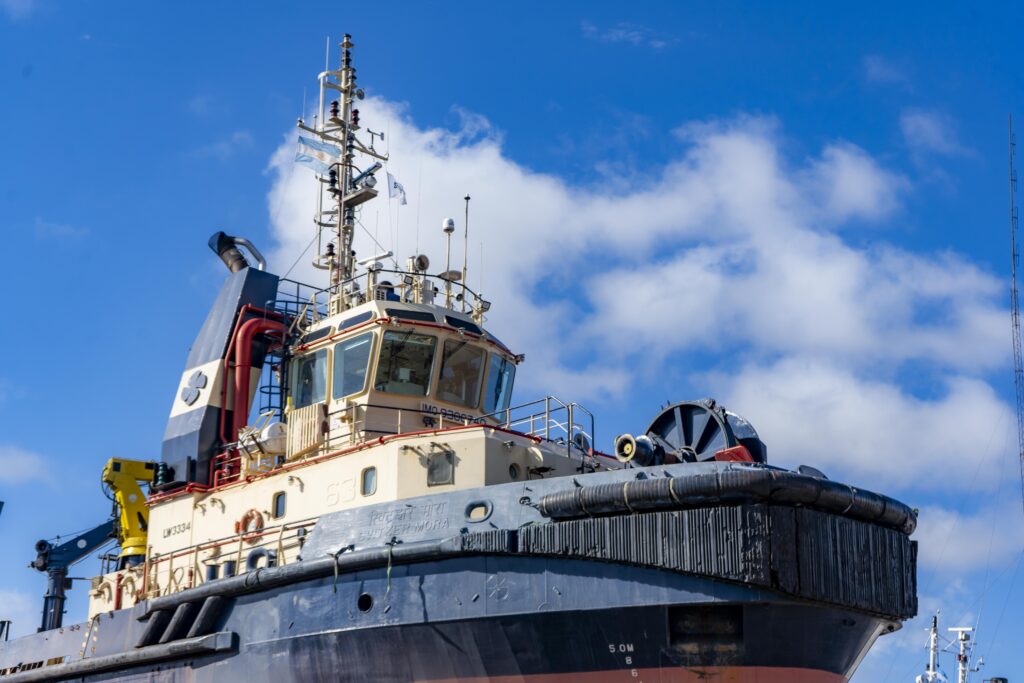 Remolcador Svitzer Mora